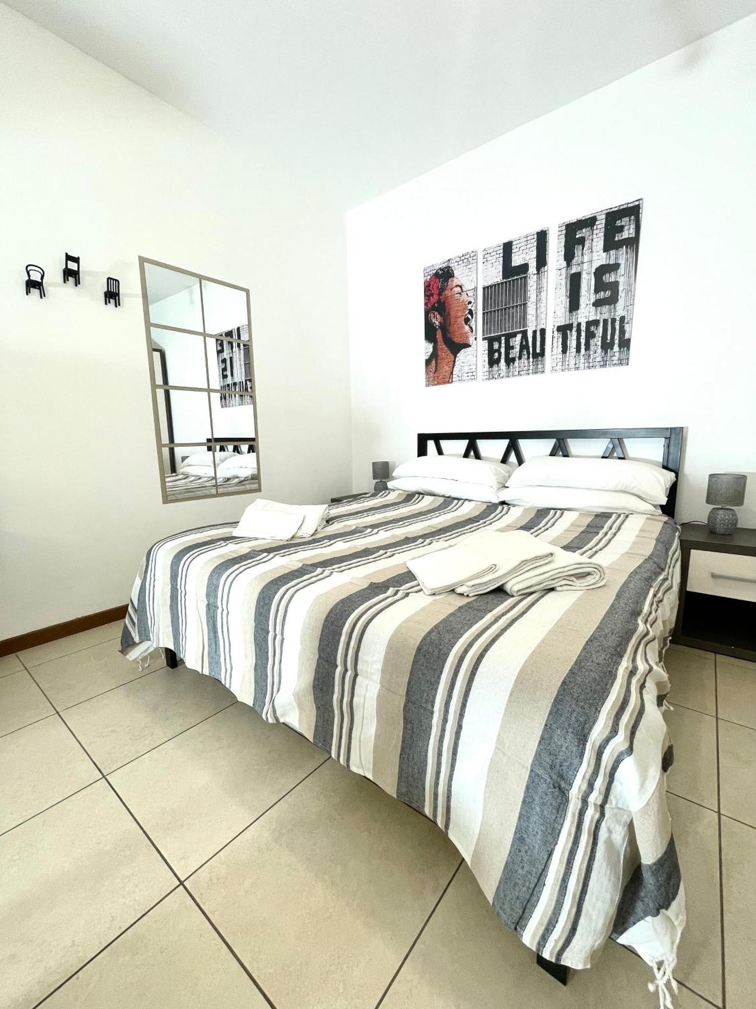 Toret Vanchiglia Studio Apartment ตูริน ภายนอก รูปภาพ